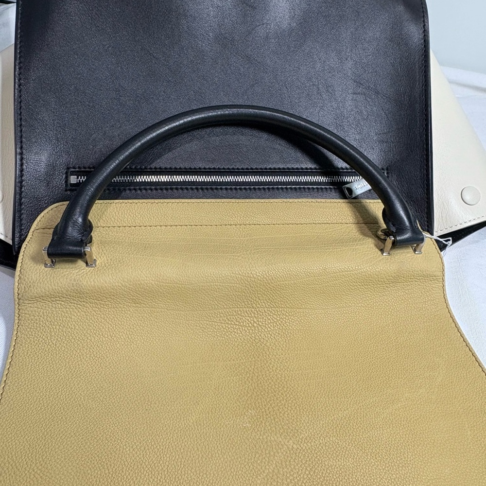 Authentic CELINE  Tri color trapeze bag LUGGAGE w duster, cards & certificate - Picture 12 of 16
